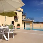 Stylish Le Fontane 1 Bedrapt B4 Sleeps 4 Apartment